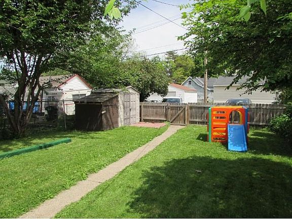 5th image of 1230 Woodbridge St