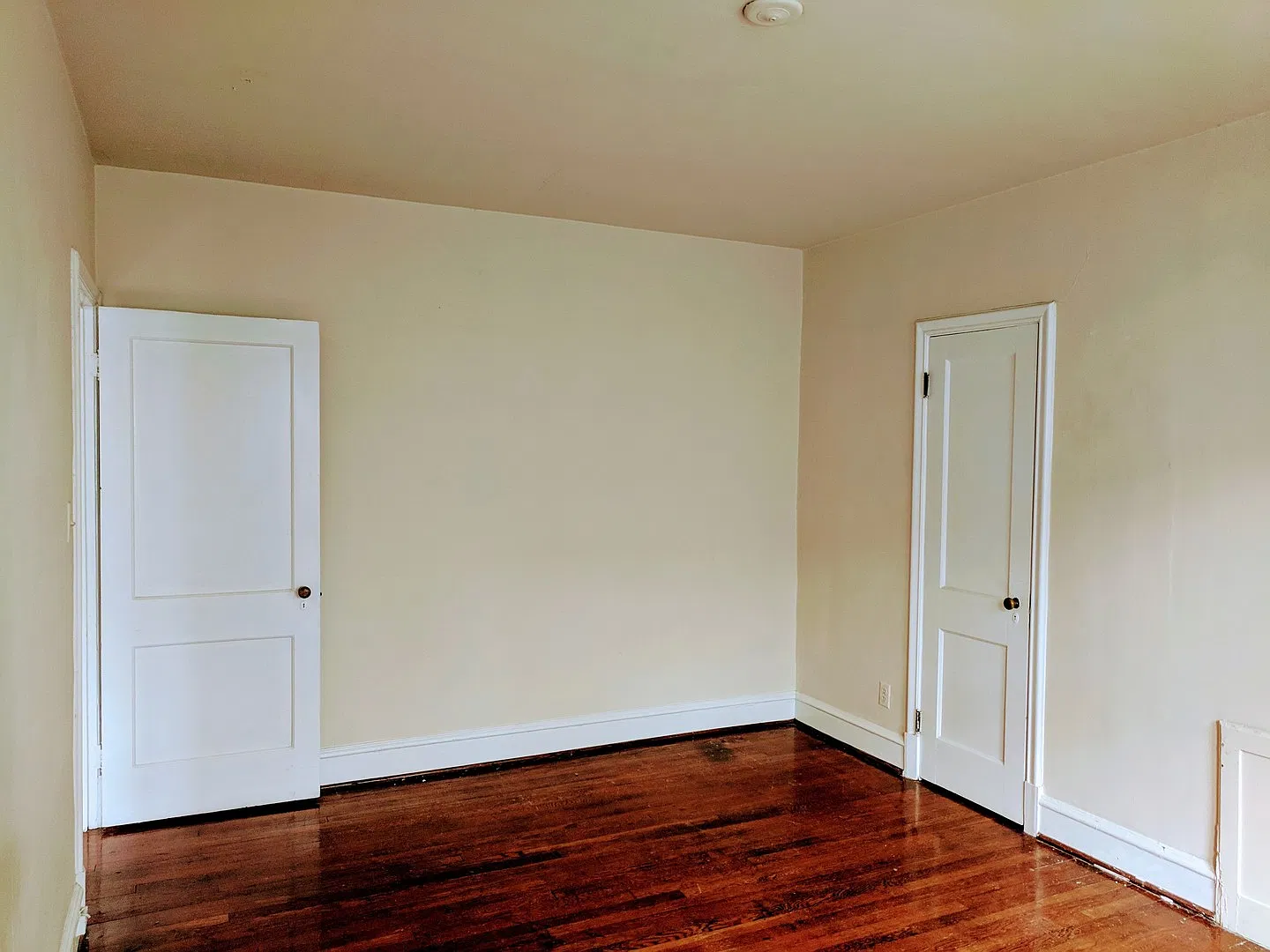 2614 Grove Avenue — Photo 4