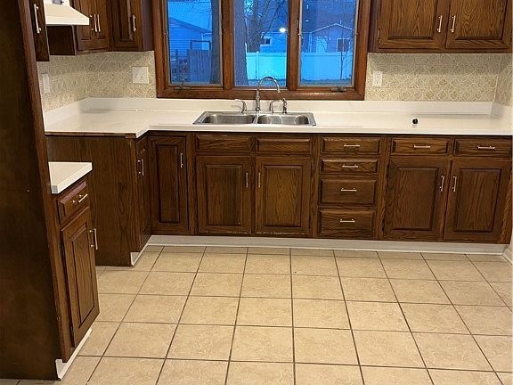 4th image of 209 N Yorkshire Blvd