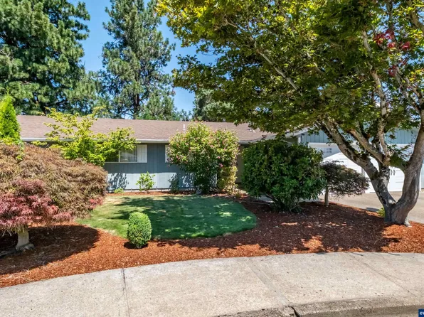 1077 Munkers Ct SE, Salem, OR 97317