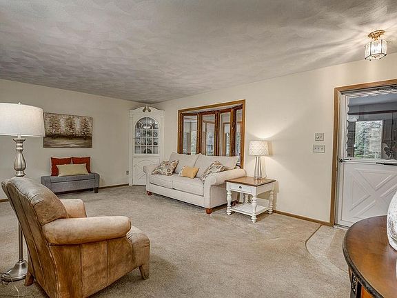 3rd image of 6022 Vereker Dr