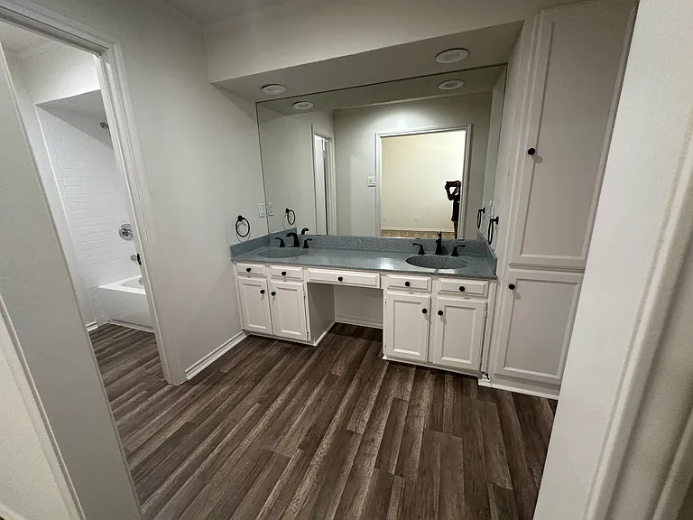 3231 Elizabeth St — Photo 14