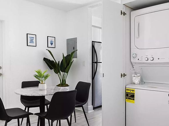4th image of 7325 Carlyle Ave APT 18