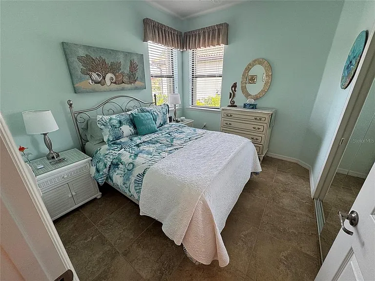20096 Pezzana Dr — Photo 10