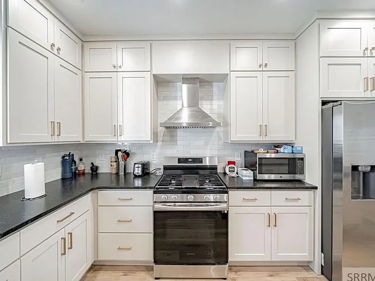 1426 Fremont Ave — Photo 9