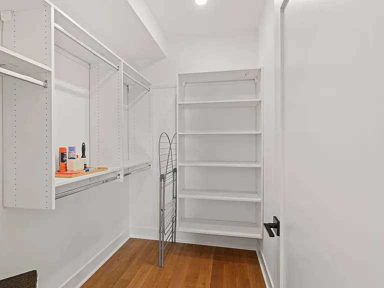 3590 Calumet St — Photo 12