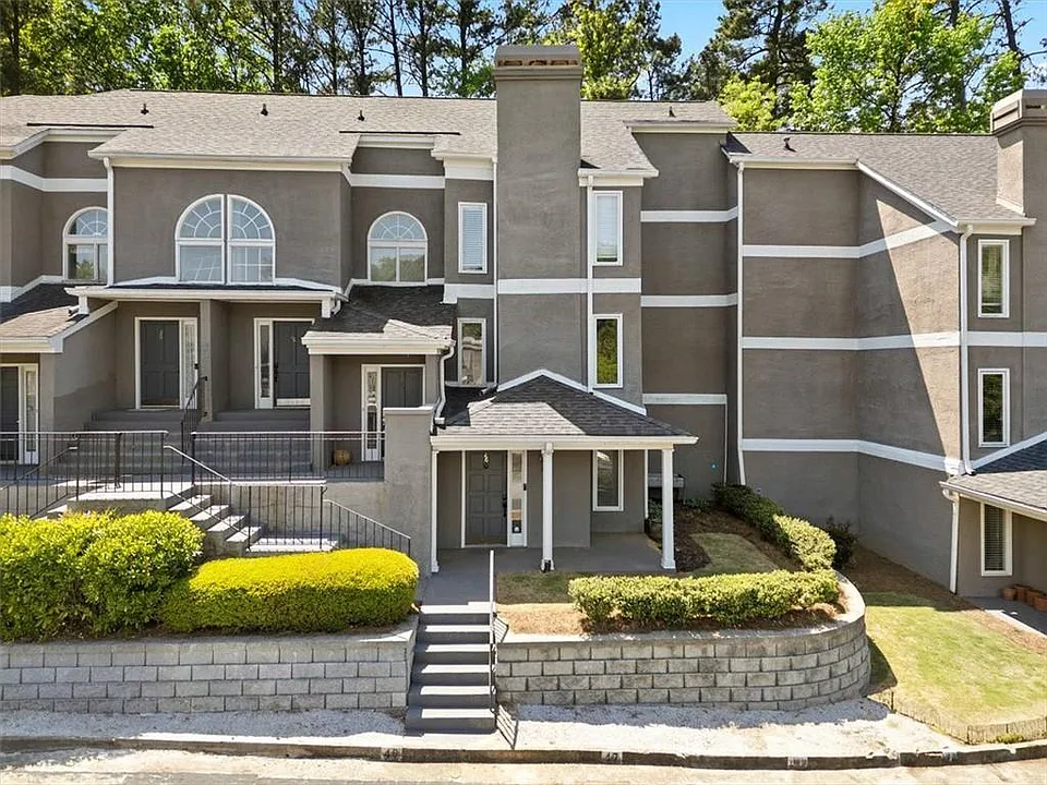 46 Saint Claire Ln NE