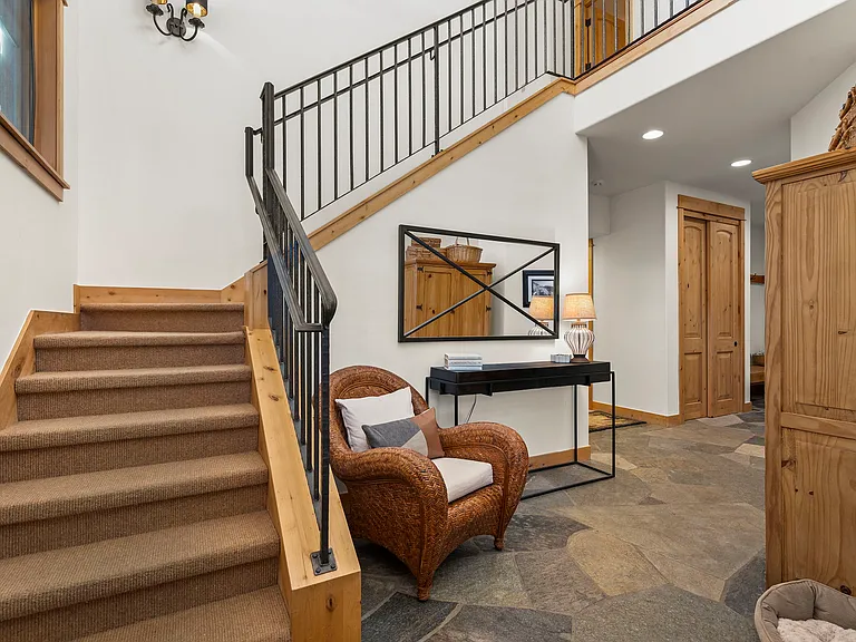 10247 Valmont Trl — Photo 2