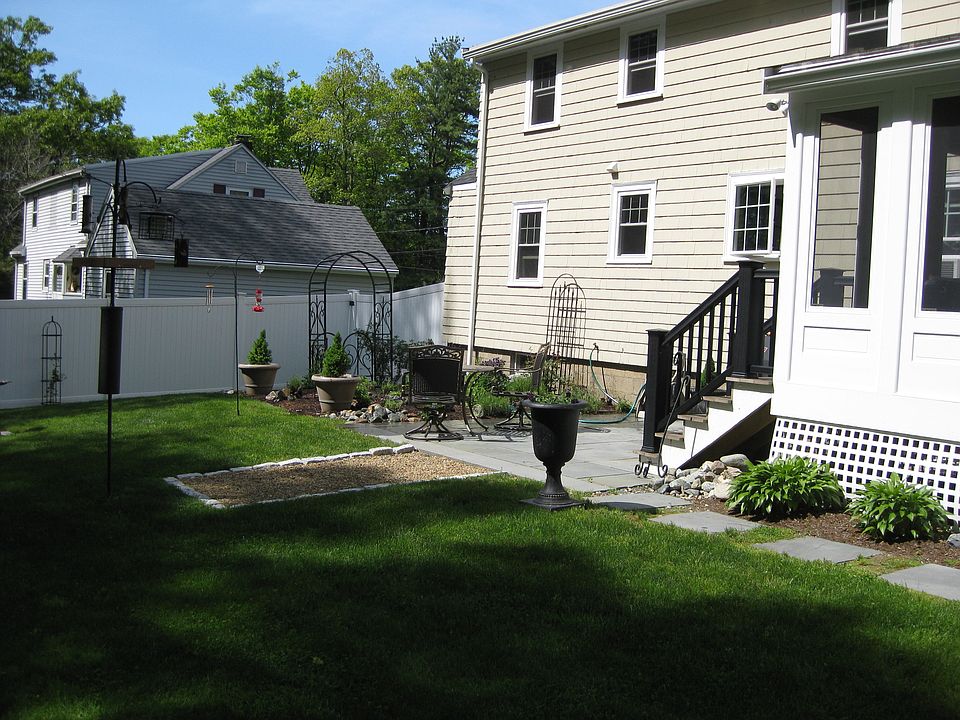 2nd image of 18 Masconomet Rd