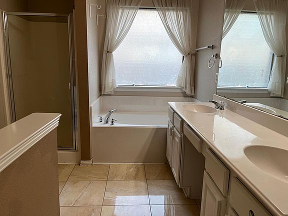 4th image of 4708 Oakview Dr