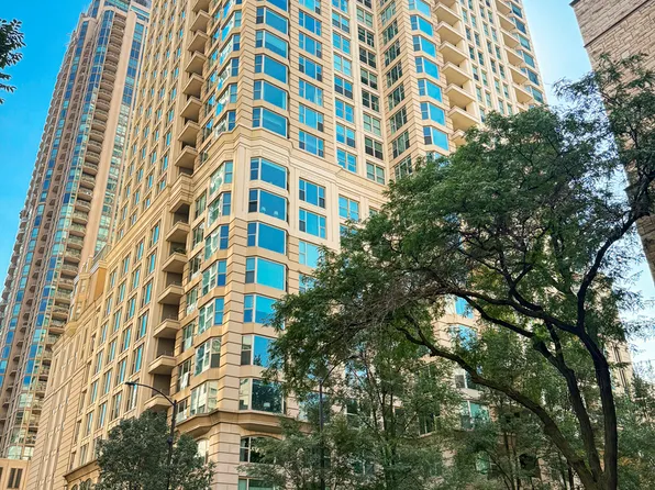 25 E Superior St APT 902, Chicago, IL 60611