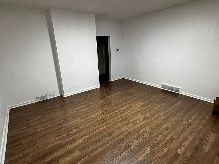 709 Fairview Ave — Photo 3