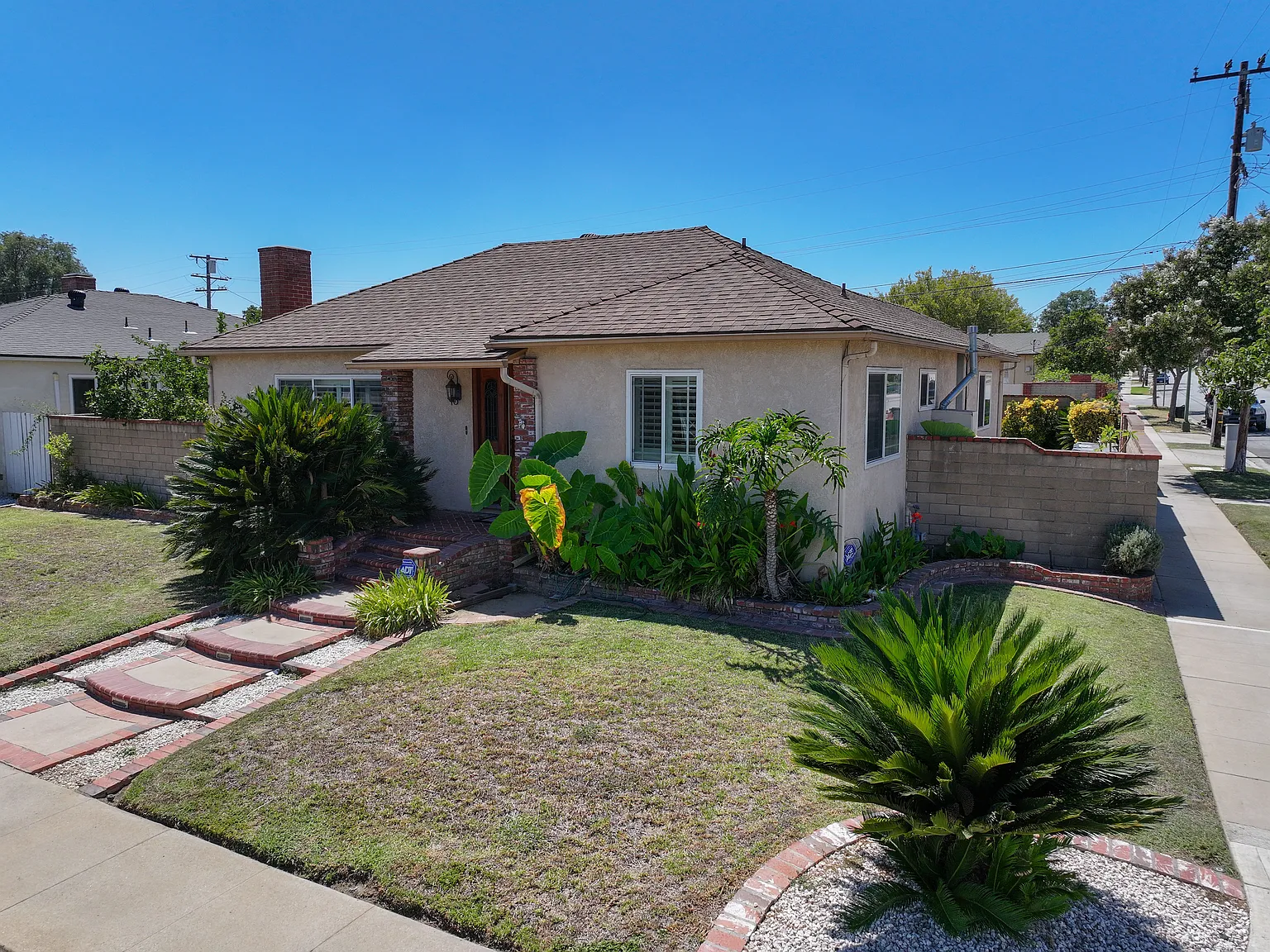3 bed, 1929 sqft, $4,200 — Photo 1