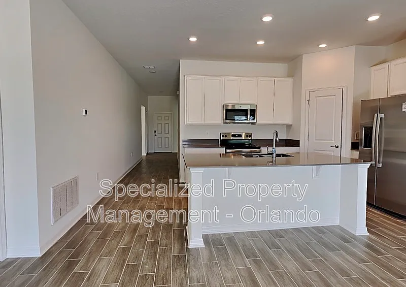 3 bed, 2.0 bath, 1555 sqft, $1,799 — Photo 4