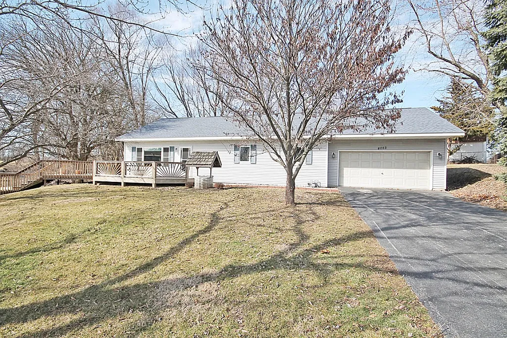 4023 N Arthur Ct photo 1