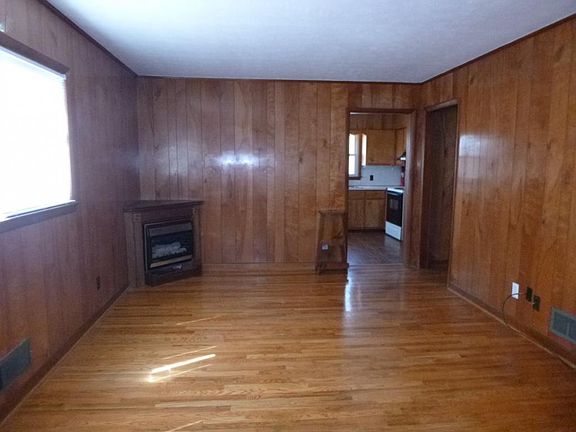 2nd image of 224 Emory Ln