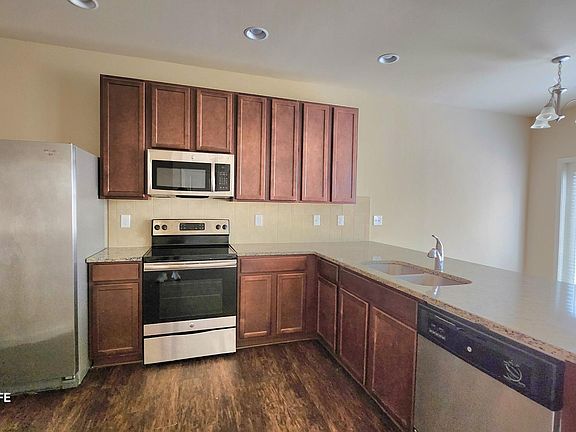 4th image of 192 Highland Pointe Cir E