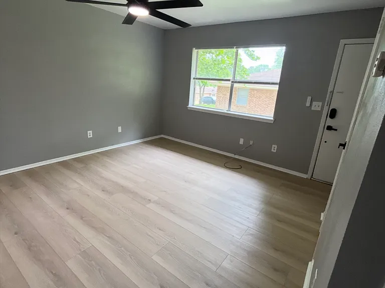 822 Main St #13W — Photo 2