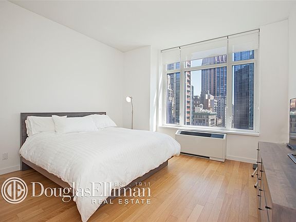 5th image of 325 5th Ave APT 23C