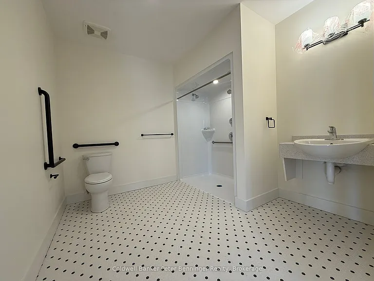 604 Queen St S #206 — Photo 7