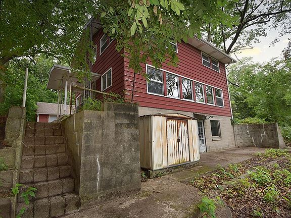 3rd image of 1240 Christiana St