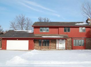 2218 Bicentennial Ct, New Brighton, MN 55112