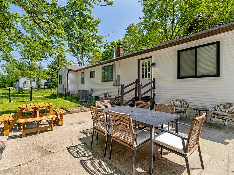 665 E Ridge Rd — Photo 42