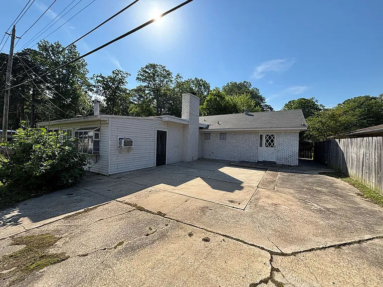 6900 Cloverdale Dr — Photo 20