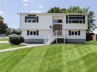 15 Blue Jay Dr, Cranston, RI 02920