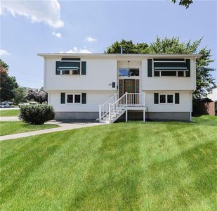 15 Blue Jay Dr, Cranston, RI, 02920