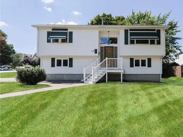 15 Blue Jay Dr, Cranston, RI 02920