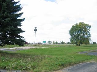77 N Pioneer Rd, Fond Du Lac, WI 54935