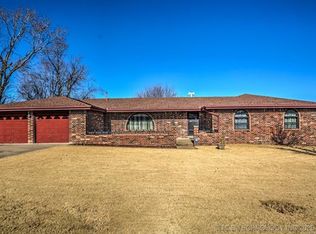 6712 Dorsett Dr, Bartlesville, OK 74006