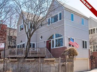 1127 W Cornelia Ave APT A, Chicago, IL 60657