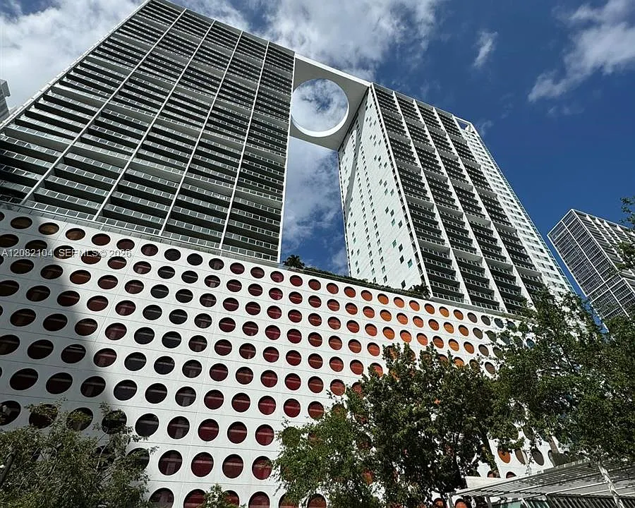 500 Brickell Ave #3003