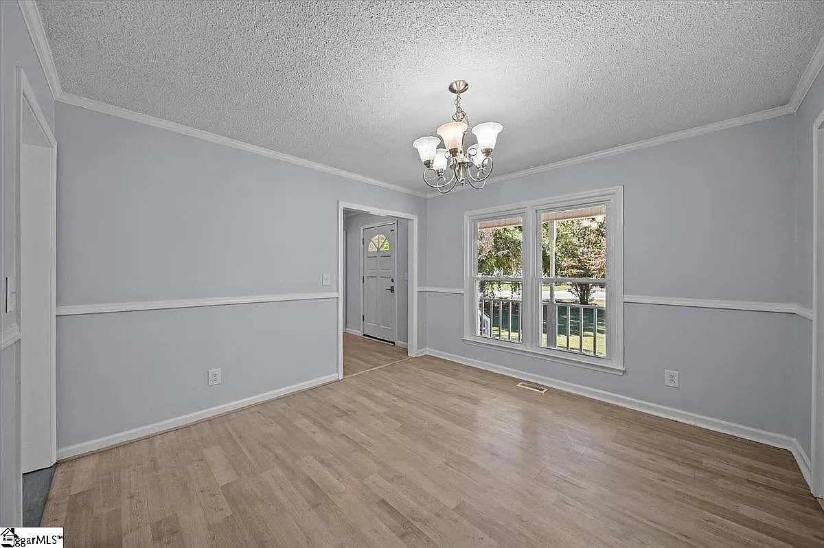 5 bed, 4.5 bath, 2240 sqft, $720 — Photo 4