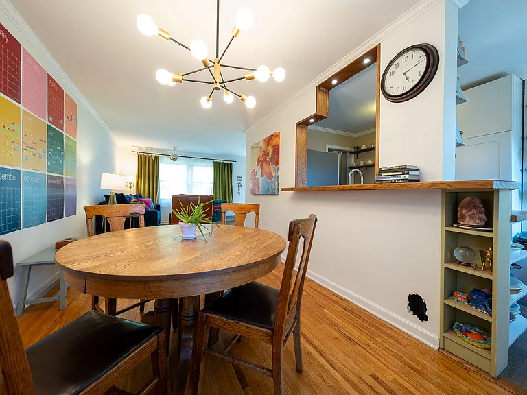2050 Montreal Ave — Photo 7