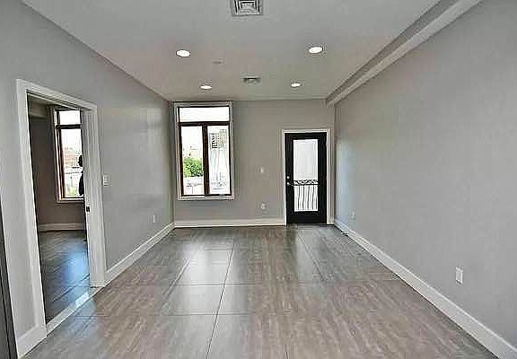 3rd image of 356 Willis Ave #7