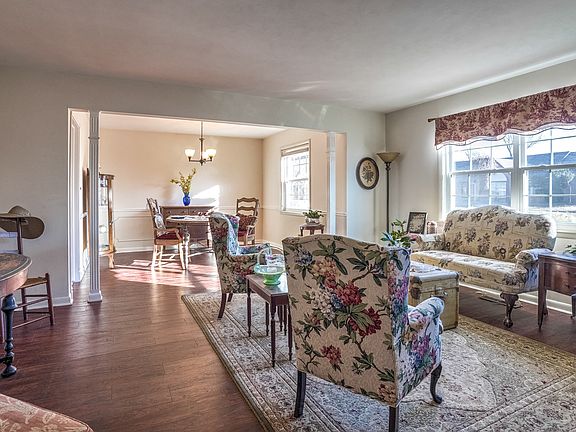5th image of 5242 S 70th East Pl