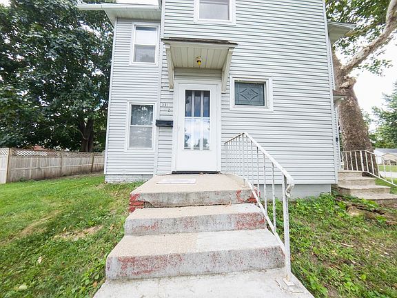 3rd image of 501 E Lincoln Way #1