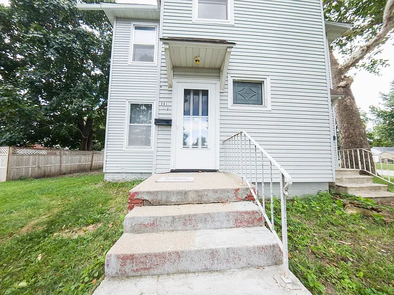 501 E Lincoln Way — Photo 3