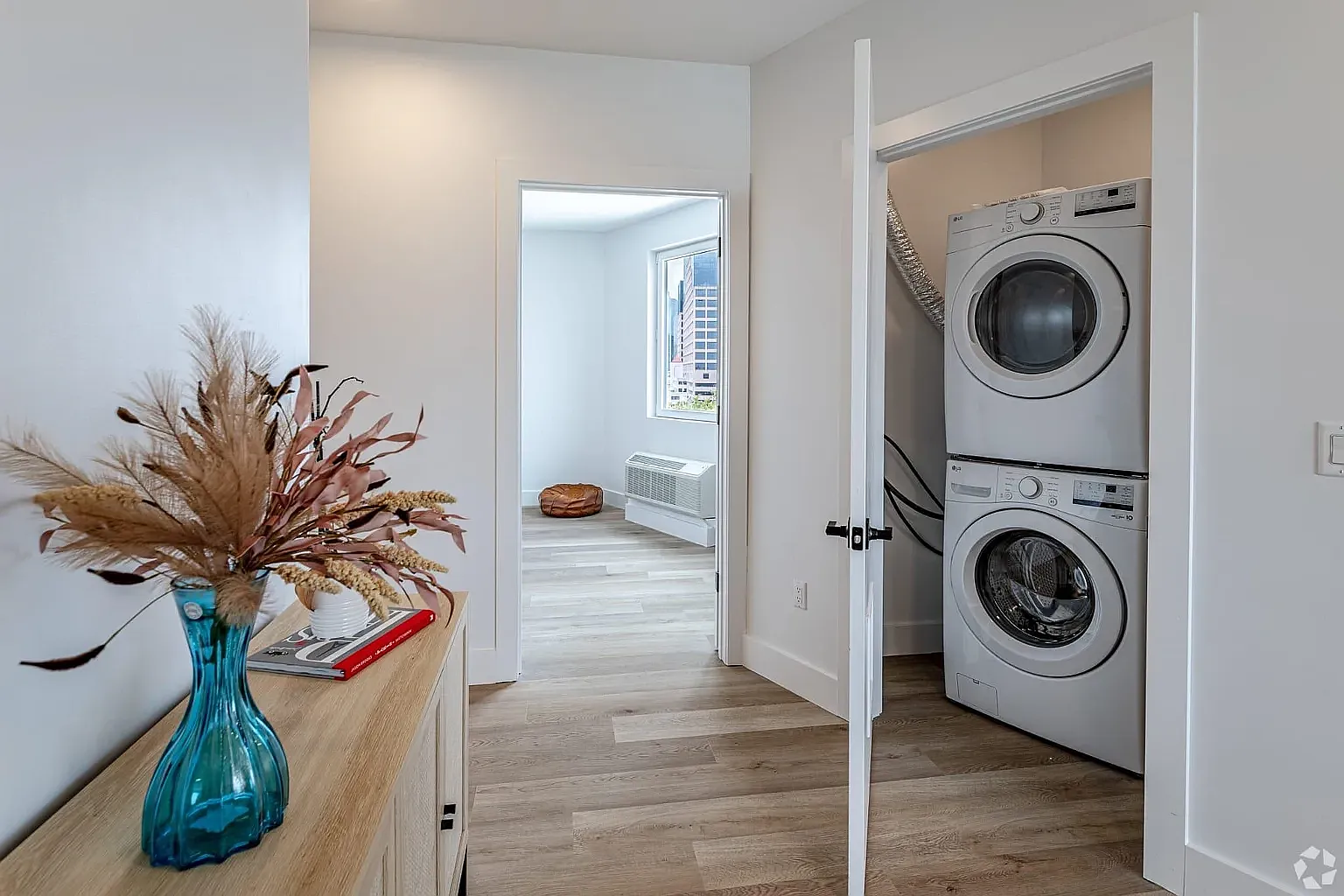 1 bed, 700 sqft, $2,699 — Photo 3