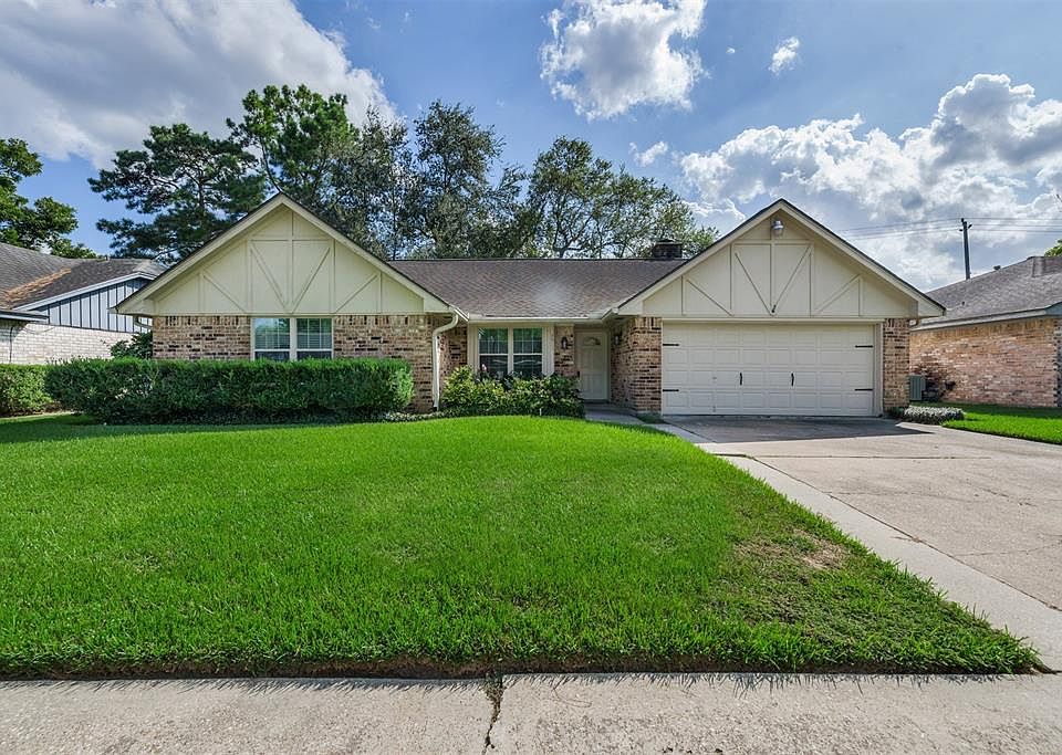 1st image of 3911 Black Locust Dr