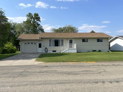 265 Main St, Carrington, ND, 58421