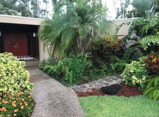 11230 SW 1st St, Plantation, FL 33324
