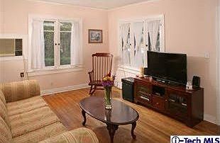 2nd image of 1143 Bella Vista Ave