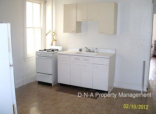 2nd image of 124 E Broad St APT 2