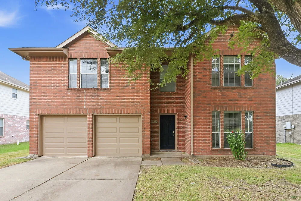 3 bed, 2.5 bath, 2353 sqft, $1,950 — Photo 1