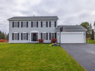 11 Oak Mills Xing, West Henrietta, NY 14586