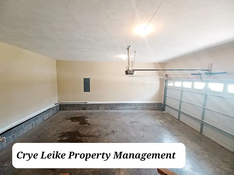 668 Winding Bluff Way — Photo 17
